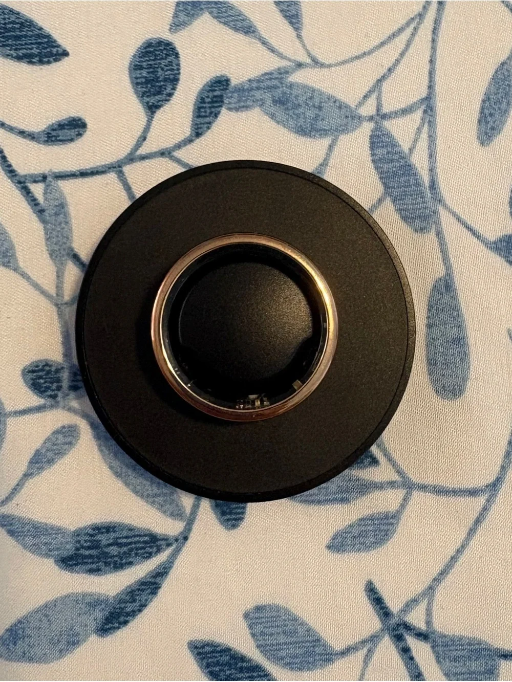 Oura Ring Gold Gen3 size 9 - w/ Charger, box & ring covers — FOR SALE